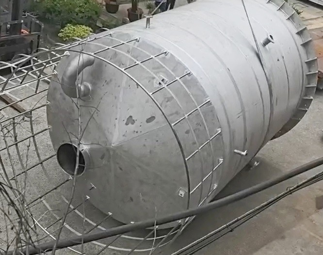 1726041143719988.jpg 不銹鋼氨水罐.jpg
