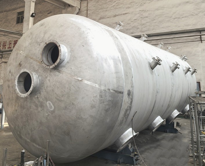 1739260690327527.jpg 不銹鋼吸附塔.jpg